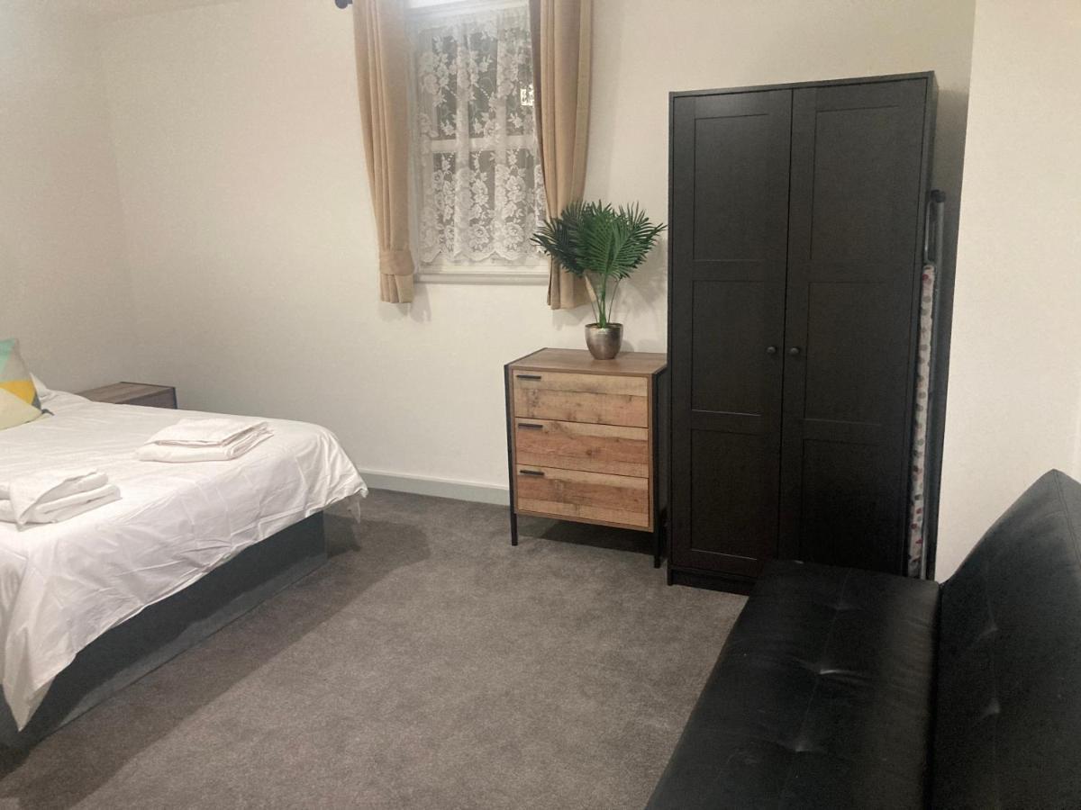Lancing Apartments - Spacious 2 Bed - Sleeps 6 - Burnham Village スラウ エクステリア 写真